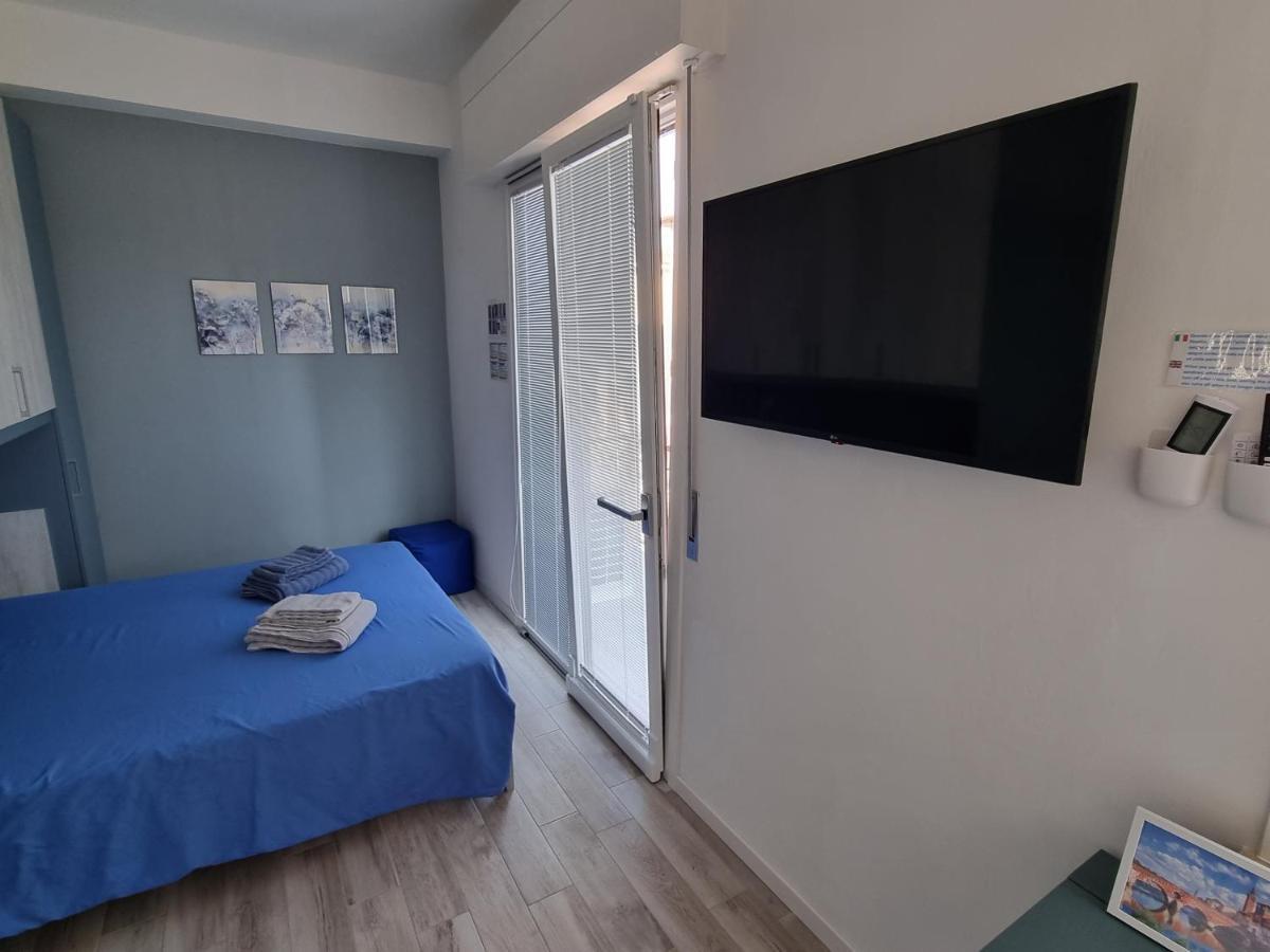 Blue House Apartment - San Massimo เวโรนา ภายนอก รูปภาพ