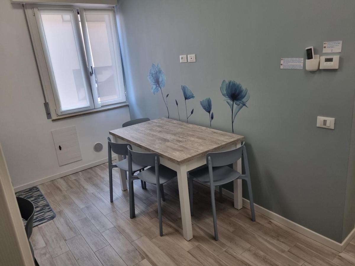 Blue House Apartment - San Massimo เวโรนา ภายนอก รูปภาพ
