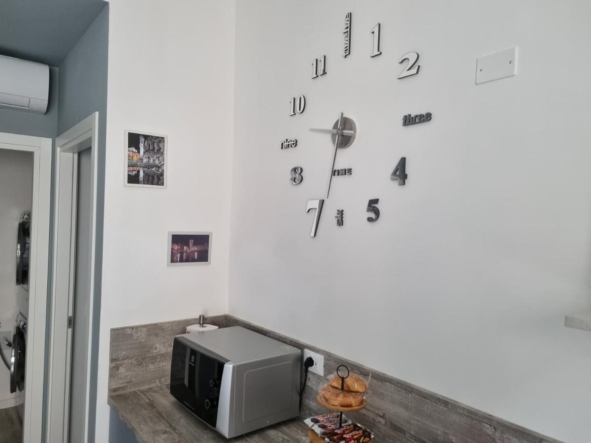 Blue House Apartment - San Massimo เวโรนา ภายนอก รูปภาพ