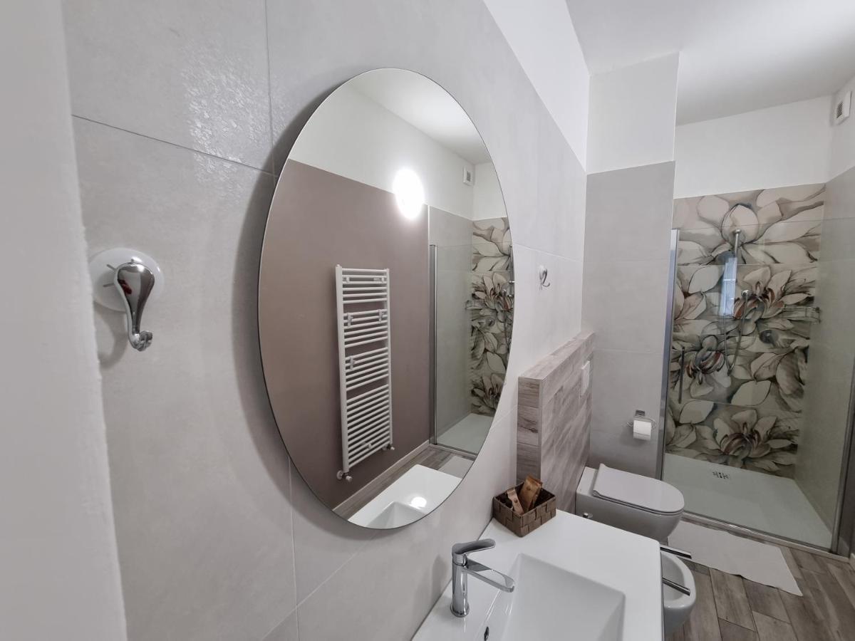 Blue House Apartment - San Massimo เวโรนา ภายนอก รูปภาพ